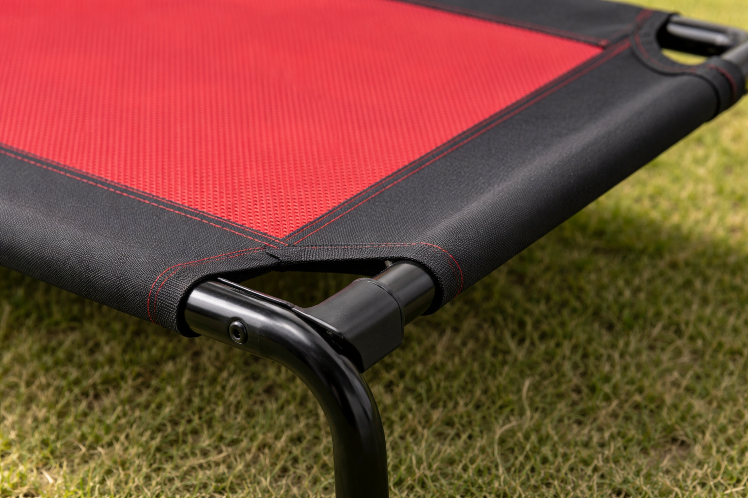 Elevated Cooling Dog Bed – Breathable Mesh – Outdoor & Indoor Use – Large - Image 4